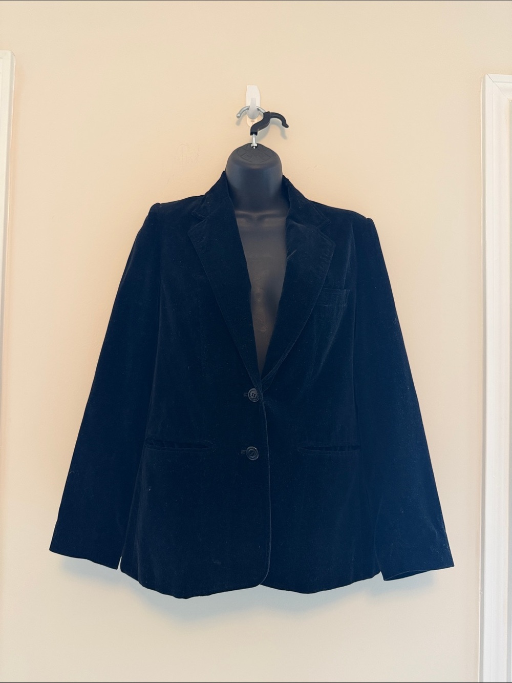 Women's Black Velvet Two-Button Blazer- Vintage
